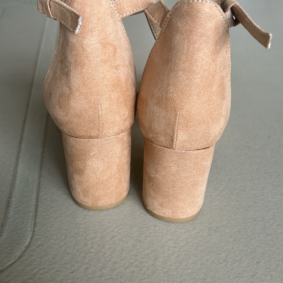 Nude CL by laundry block heels. - Picture 4 of 5